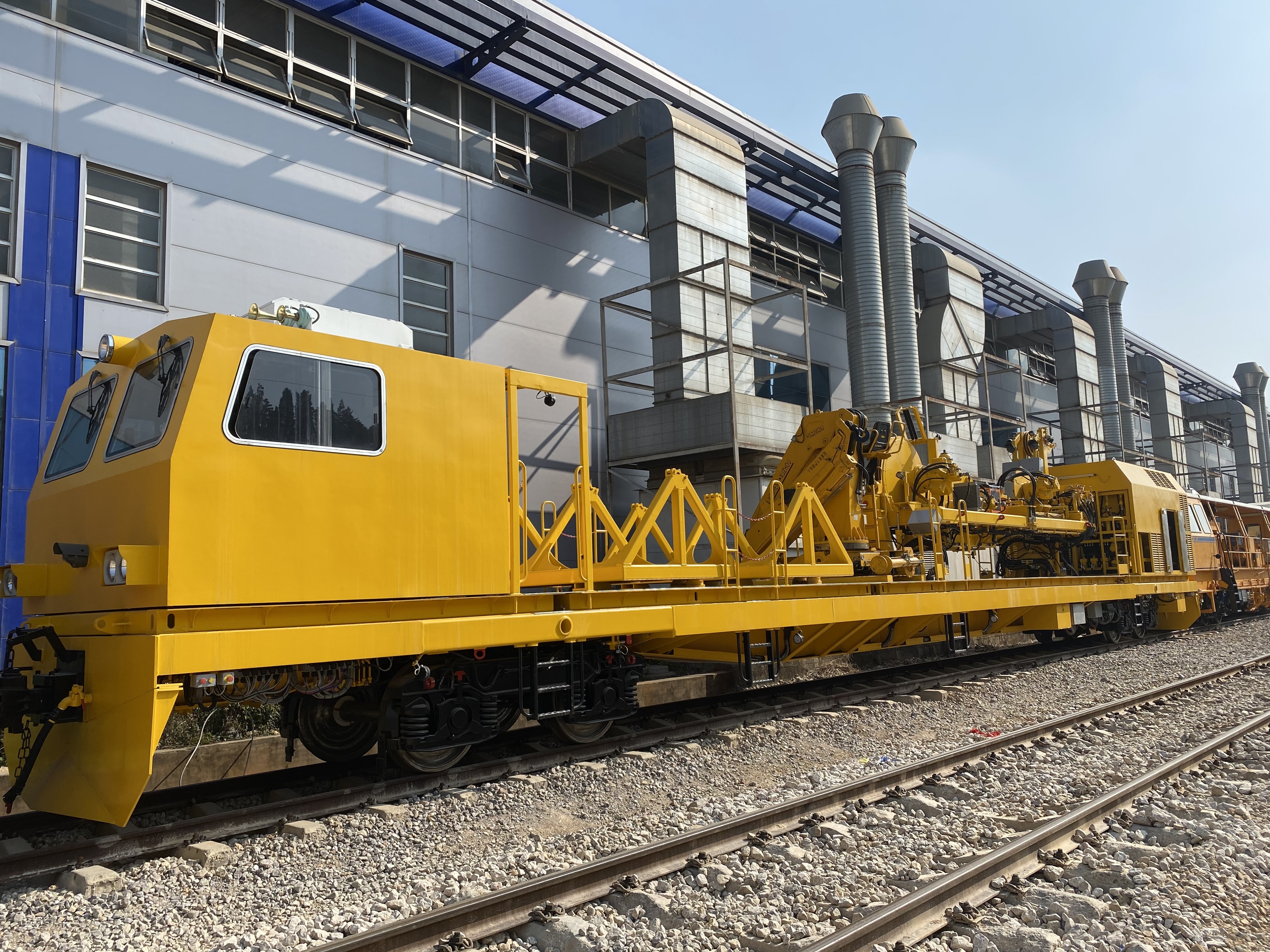 HFXIV恒張力接觸網放線車